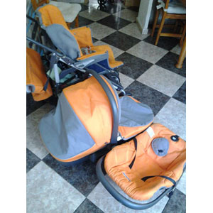 REGALO carrito de tres piezas para bebe y un andador REGALO carrito de tres piezas para bebe y un andador