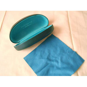 REGALO Funda rgida para gafas de sol 3