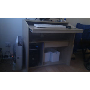 REGALO mesa de ordenador 2