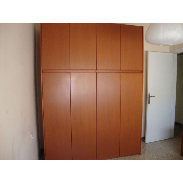 CAMBIO muebles dormitorio: armario, cabezal, somier, mesillas, todo madera color cerezo 1