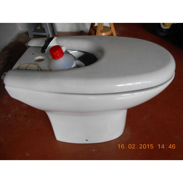 REGALO bidé blanco con tapa a estrenar REGALO bidé blanco con tapa a estrenar