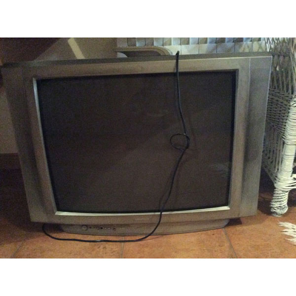 REGALO tv marca Grundig 22 pulgadas. 1