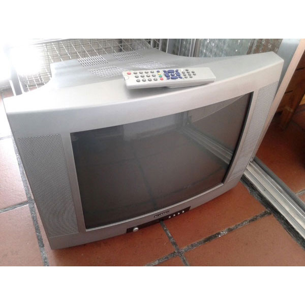 REGALO Televisor de tubo 3