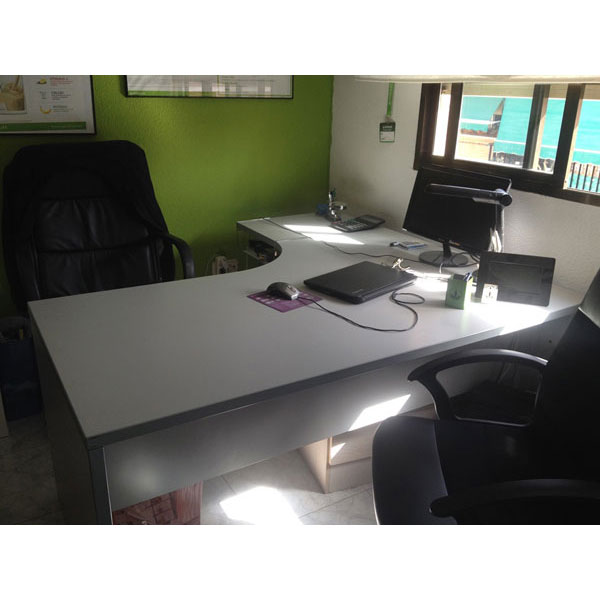 REGALO  por traslado, mesa grande de oficina 3