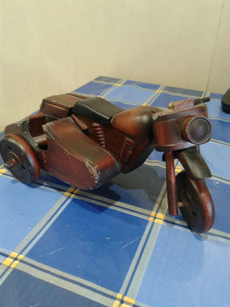 REGALO Moto de madera con sidecar