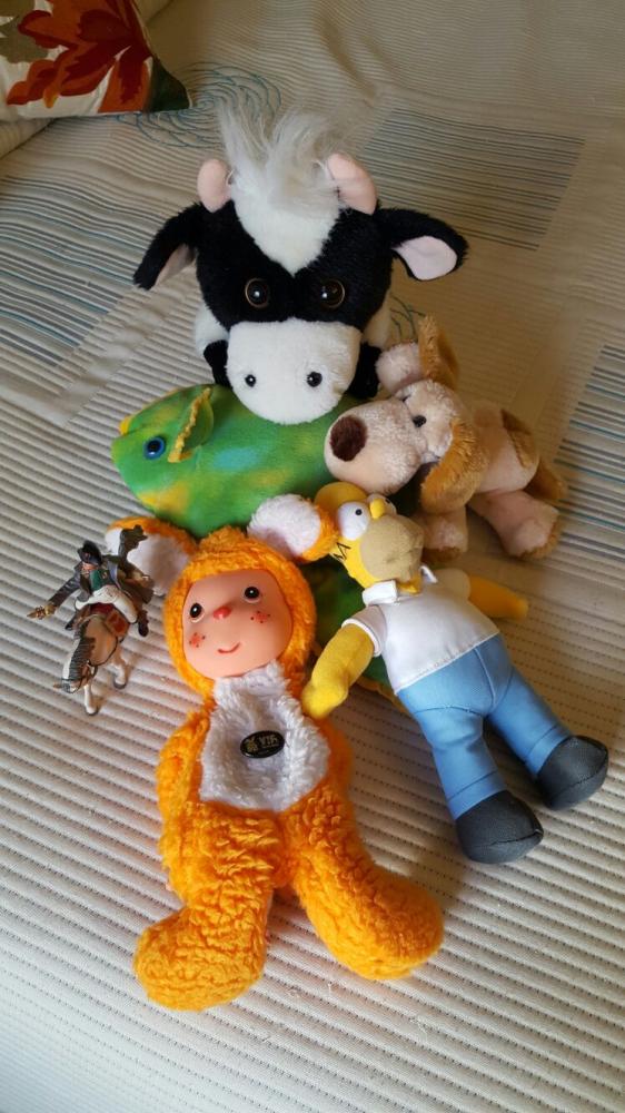 REGALO Muñecos de peluche REGALO Muñecos de peluche