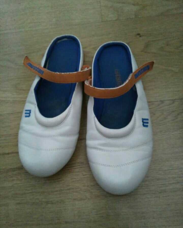 REGALO Zapatillas tipo zueco