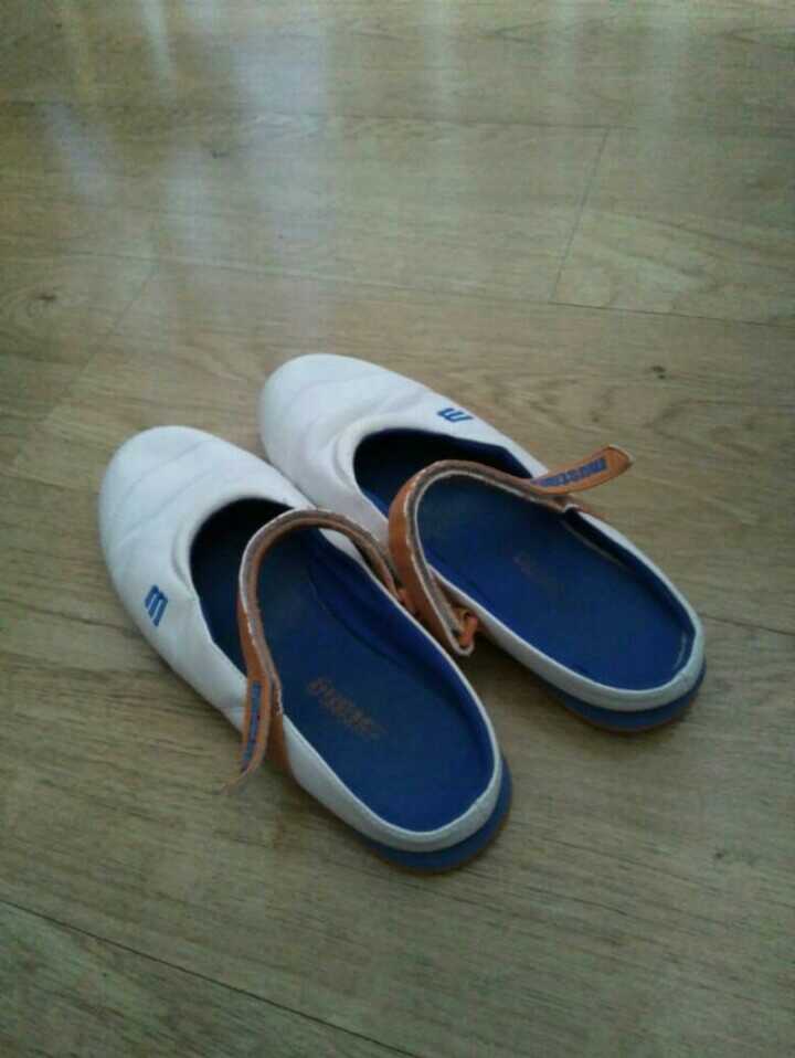 REGALO Zapatillas tipo zueco 2