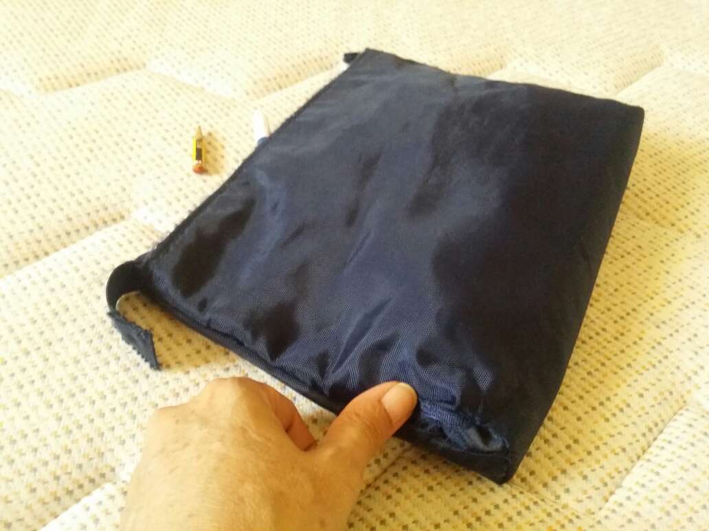 REGALO Estuche con bolis etc 2