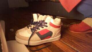 REGALO se regalan zapatillas tenis nio