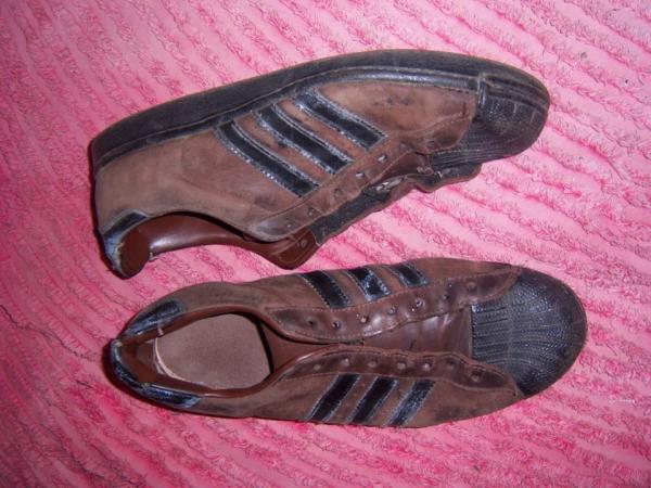 REGALO Zapatillas Adidas Hombre