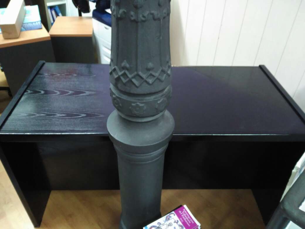 REGALO mesa despacho madera maciza 4