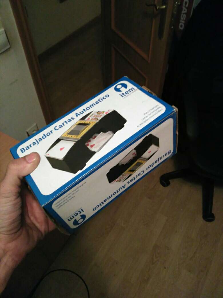 REGALO barajador de cartas electrnico 2