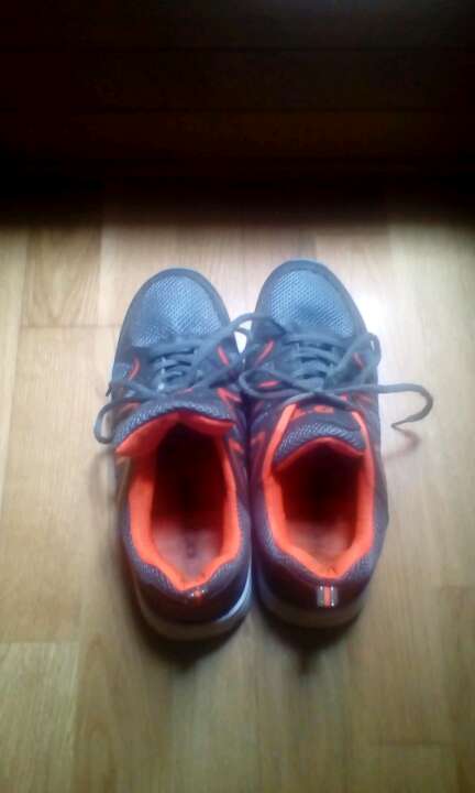 REGALO zapatillas de deporte. REGALO zapatillas de deporte.