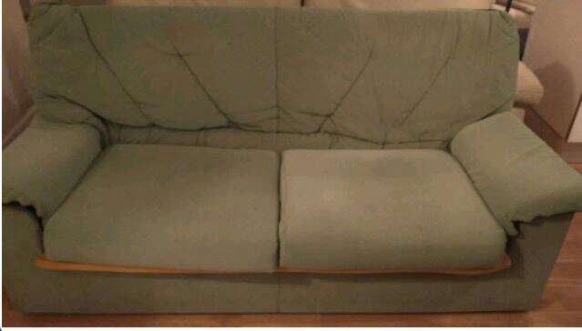 REGALO Sofá de dos plazas aunque caben tres REGALO Sofá de dos plazas aunque caben tres