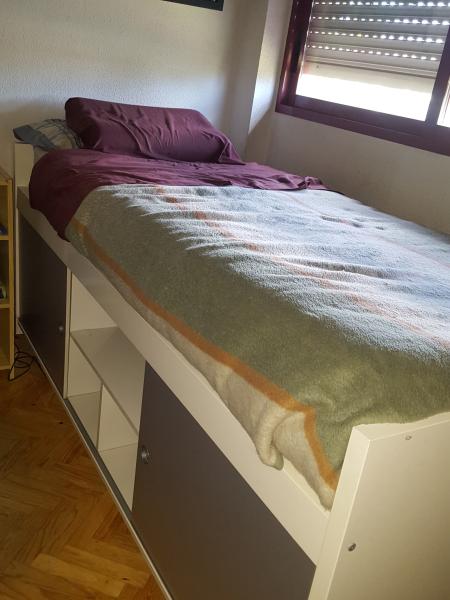 REGALO Cama con cajones debajo y mesa de ordenador REGALO Cama con cajones debajo y mesa de ordenador