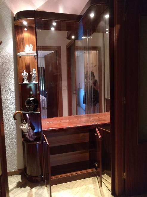 REGALO Mueble de entrada con espejo, luces, armario y paragero 2