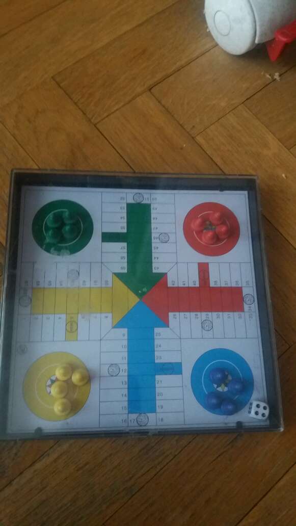 REGALO Juego de mesa.