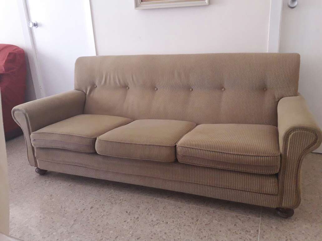 REGALO sofá no incluye transporte. REGALO sofá no incluye transporte.