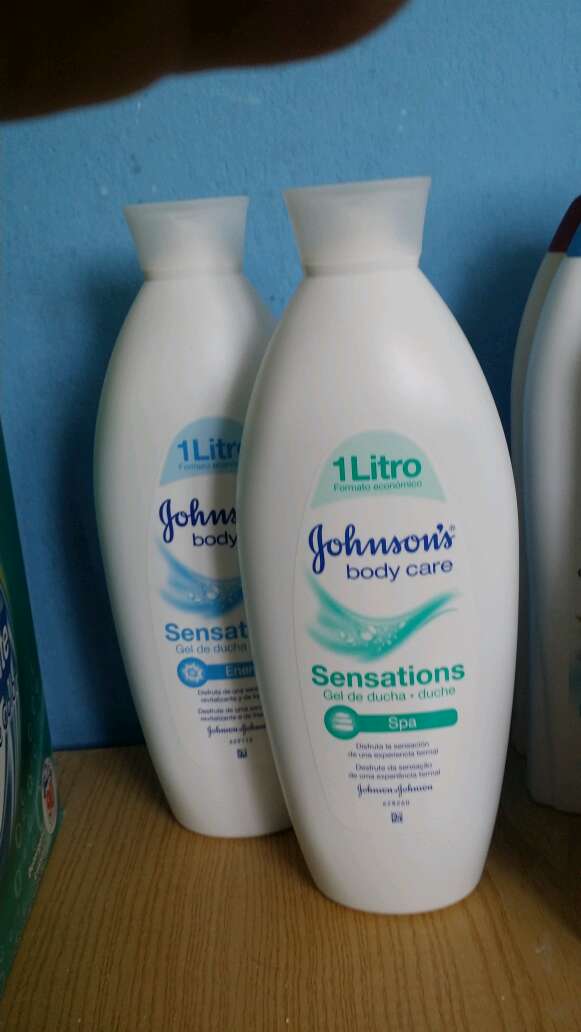 REGALO 2 botes de gel de ducha. johnson's 2