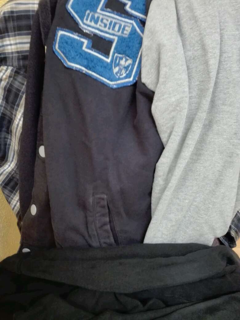 REGALO quiero donar ropa hombre talla M