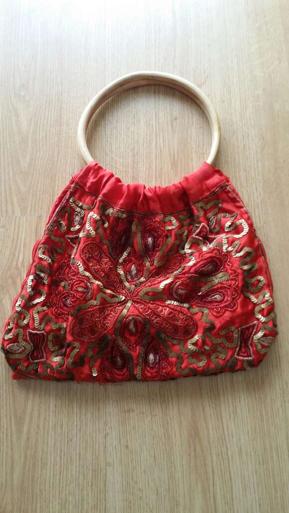 REGALO Bolso rojo fiesta 2