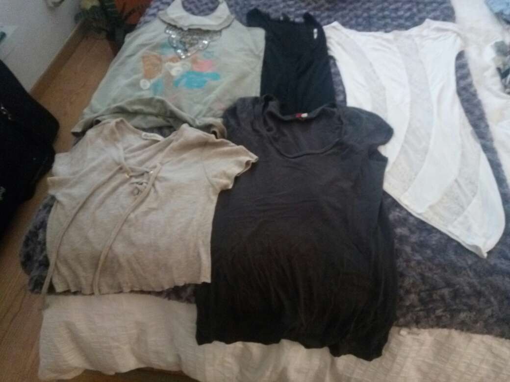 REGALO Ropa chica, vestido camisetas, tallas S/M 2