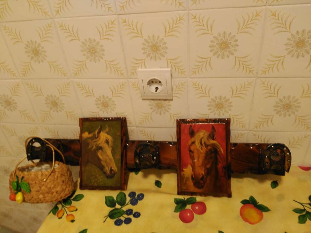 REGALO perchero rústico con cestito REGALO perchero rústico con cestito