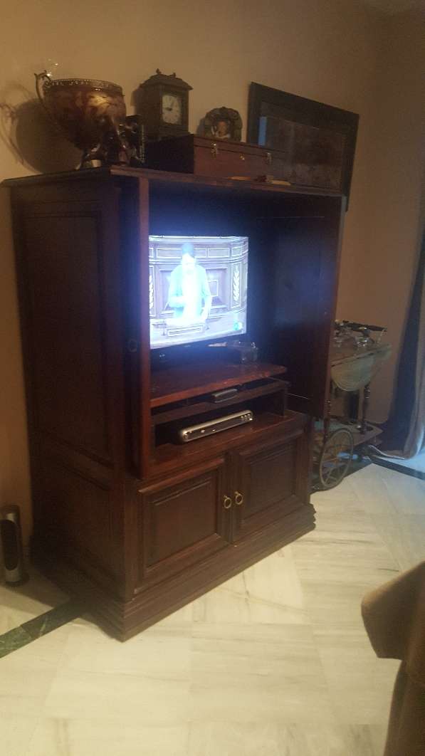REGALO muble auxiliar de tv con puertas y espacio de almacenaje REGALO muble auxiliar de tv con puertas y espacio de almacenaje
