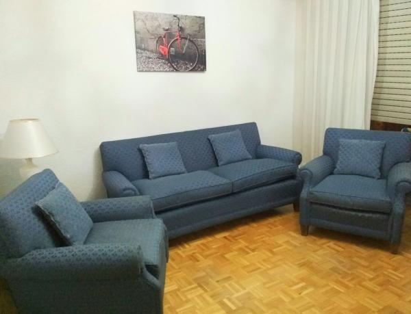 REGALO Sof con dos sillones estilo antiguo  2