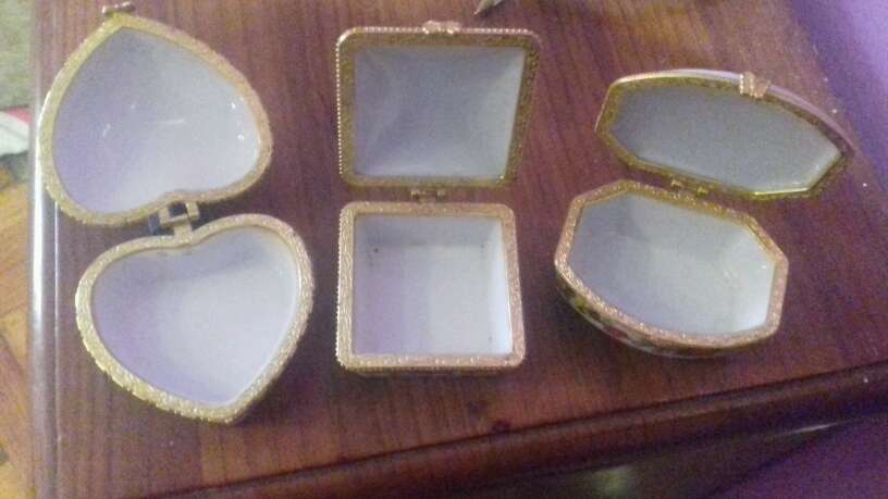 REGALO Pastilleros de porcelana 2