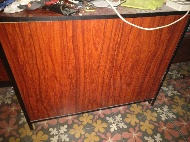 REGALO Mesa oficina y dos muebles auxiliares 3