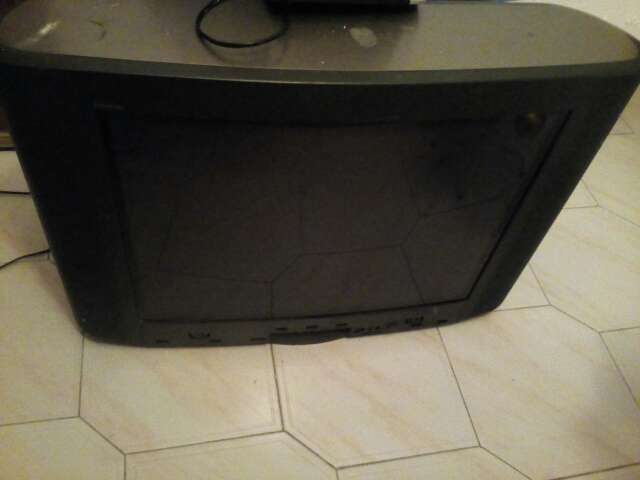 REGALO Televisión muy grande! REGALO Televisión muy grande!