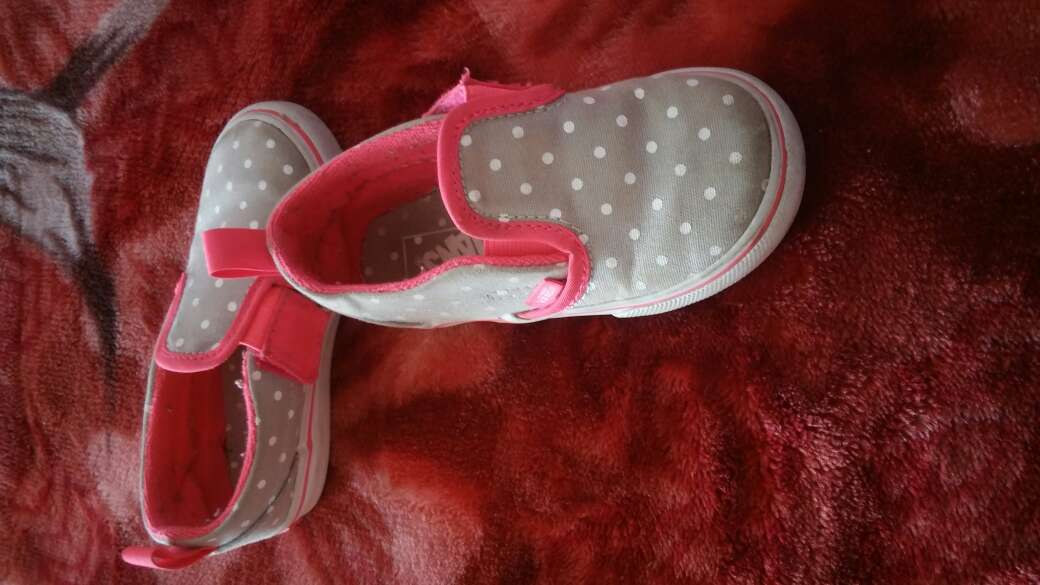 REGALO zapatitos un canguro 2