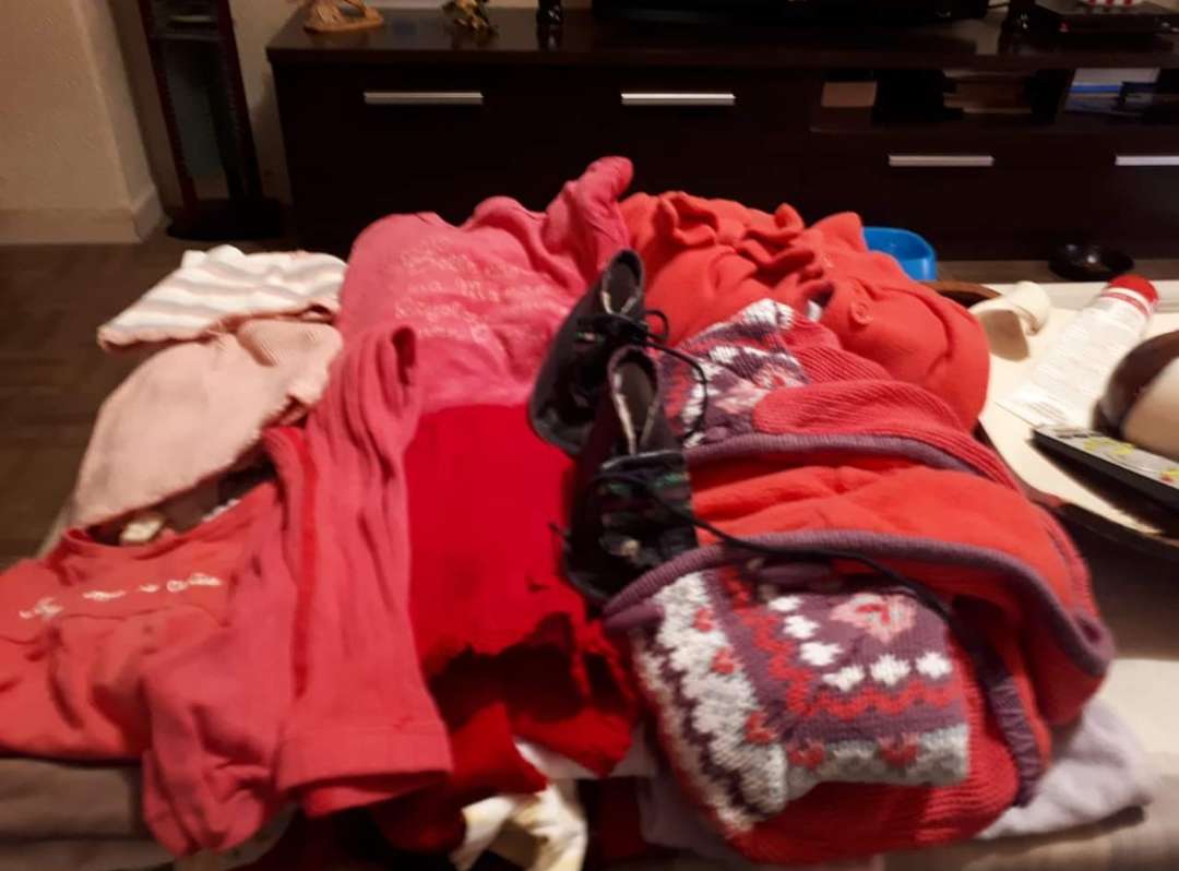 REGALO Ropa de nia desde 0 a 4 aos.