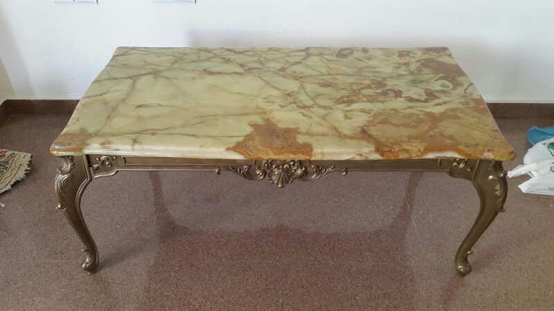 REGALO Mesa de saln  2