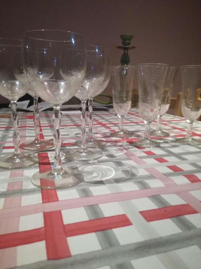 REGALO juego de 55 copas de cristal y juego de 12 tazas de cafe 4