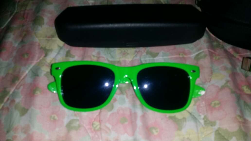 REGALO Gafas de sol  2