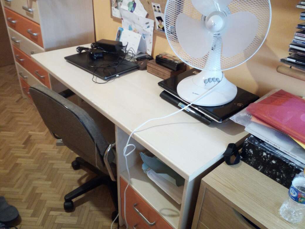 REGALO escritorio y estanteria habitacion infantil 2