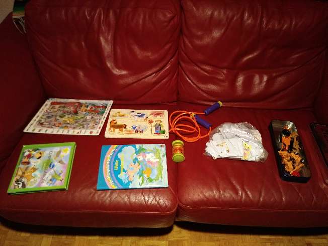 REGALO juguetes y libros