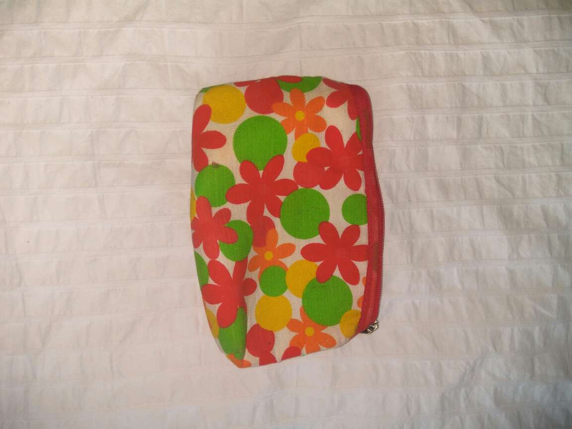 REGALO Collar juvenil + Pintauas +Neceser 3