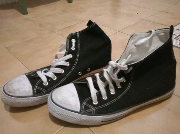 REGALO Deportivas negras talla 42-43