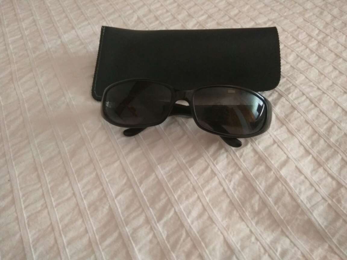REGALO Gafas de sol de hombre