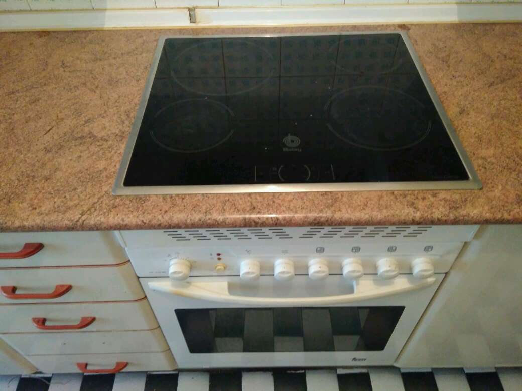 REGALO Mobiliario de cocina y electrodomesticos 2