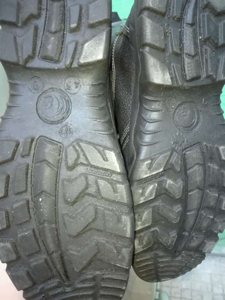 REGALO botas de trabajo 2