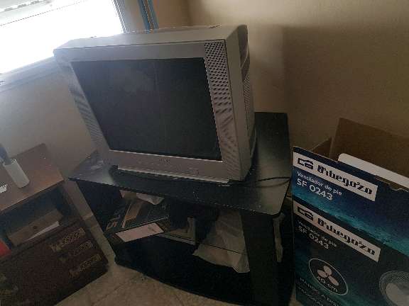 REGALO tele y mesa para tele