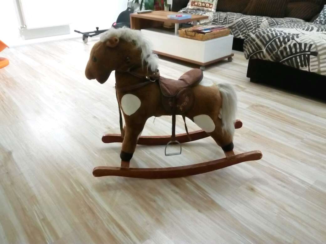 REGALO Caballito de juguete calabacn con sonido.