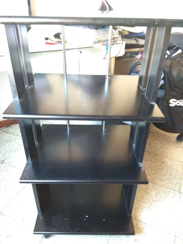 REGALO Mueble con ruedas 1