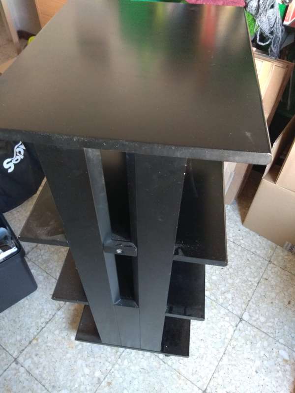 REGALO Mueble con ruedas 3