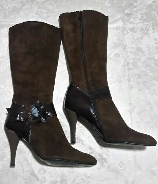 REGALO seis pares botas y botines chica talla 37/38.